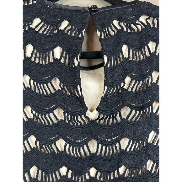 Kate Spade New York Black Beige Short Sleeve Keyhole Detail Sheath Dress Size 2 - Picture 3 of 7